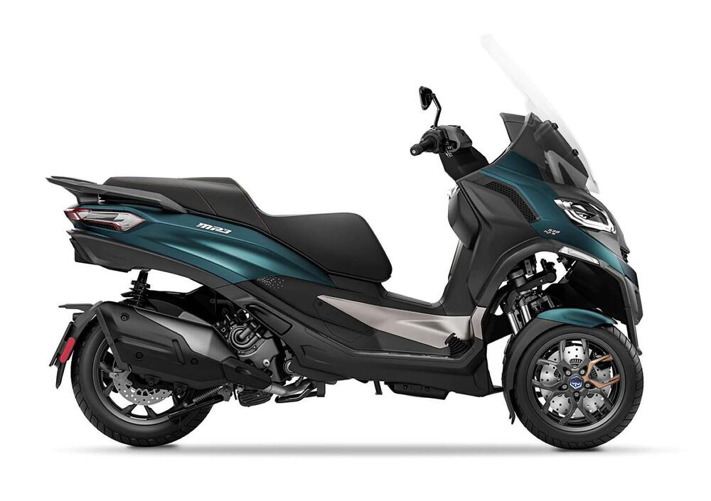 Piaggio Mp3 530 Hpe Exclusive (2023), prezzo e scheda tecnica Moto.it