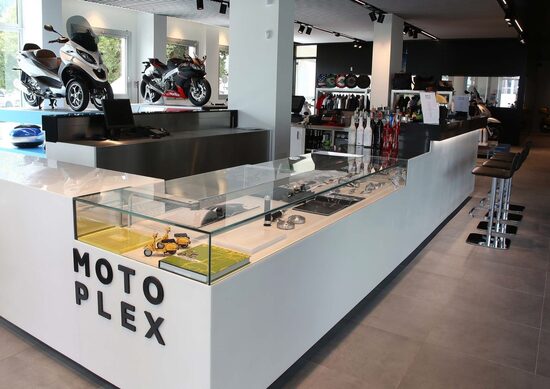 Piaggio inaugura l'area esterna di Motoplex a Mantova Piaggio inaugura l'area esterna di Motoplex a Mantova