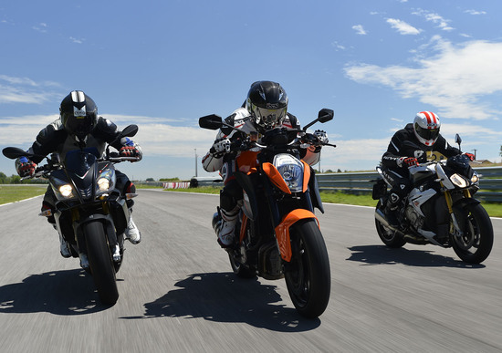 Aprilia Tuono V4 R vs BMW S1000R vs KTM 1290 Super Duke R Aprilia Tuono V4 R vs BMW S1000R vs KTM 1290 Super Duke R