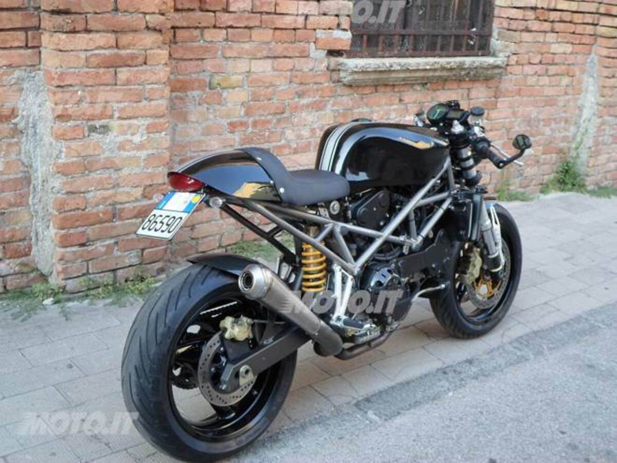Le Strane Di Motoit Ducati St4 Café Racer News Motoit