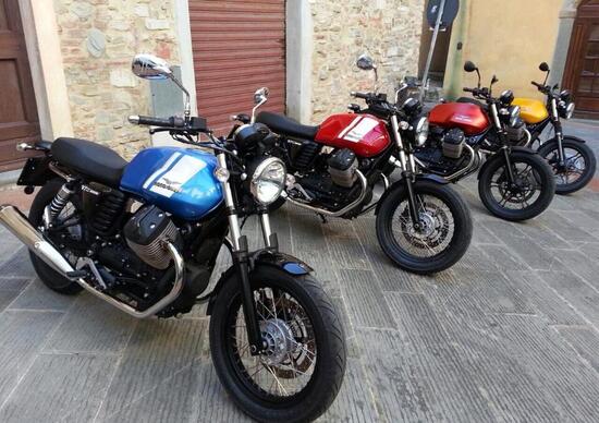 Moto Guzzi V7 II. Le prime foto su strada Moto Guzzi V7 II. Le prime foto su strada