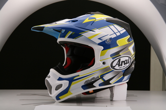 Novità Arai 2015: casco offroad MX-V Novità Arai 2015: casco offroad MX-V