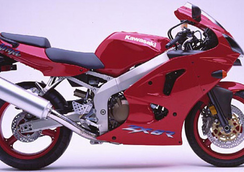 kawasaki ninja 900 scheda tecnica