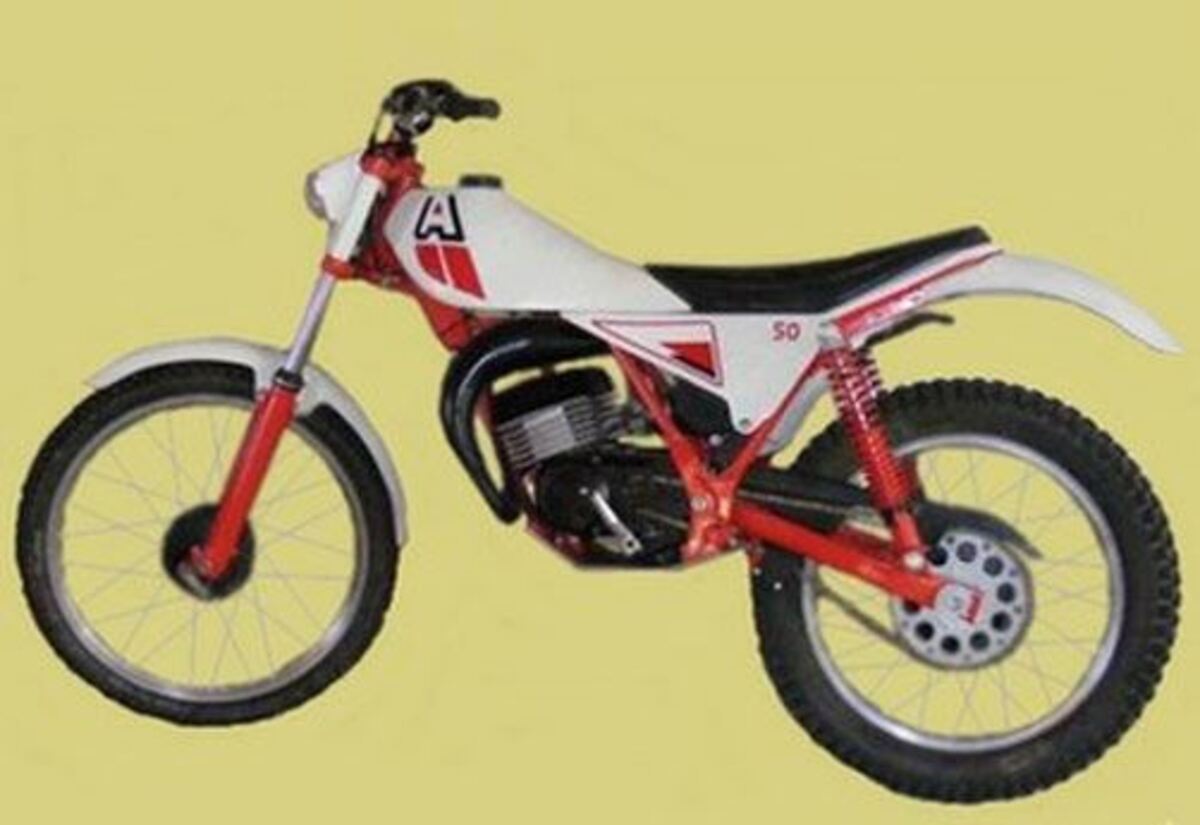 Aprilia Trial 50, Prezzo E Scheda Tecnica - Moto.it