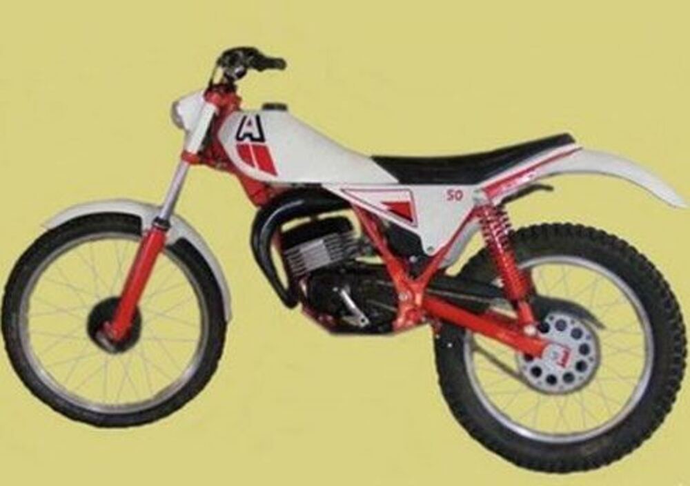 aprilia trail bike