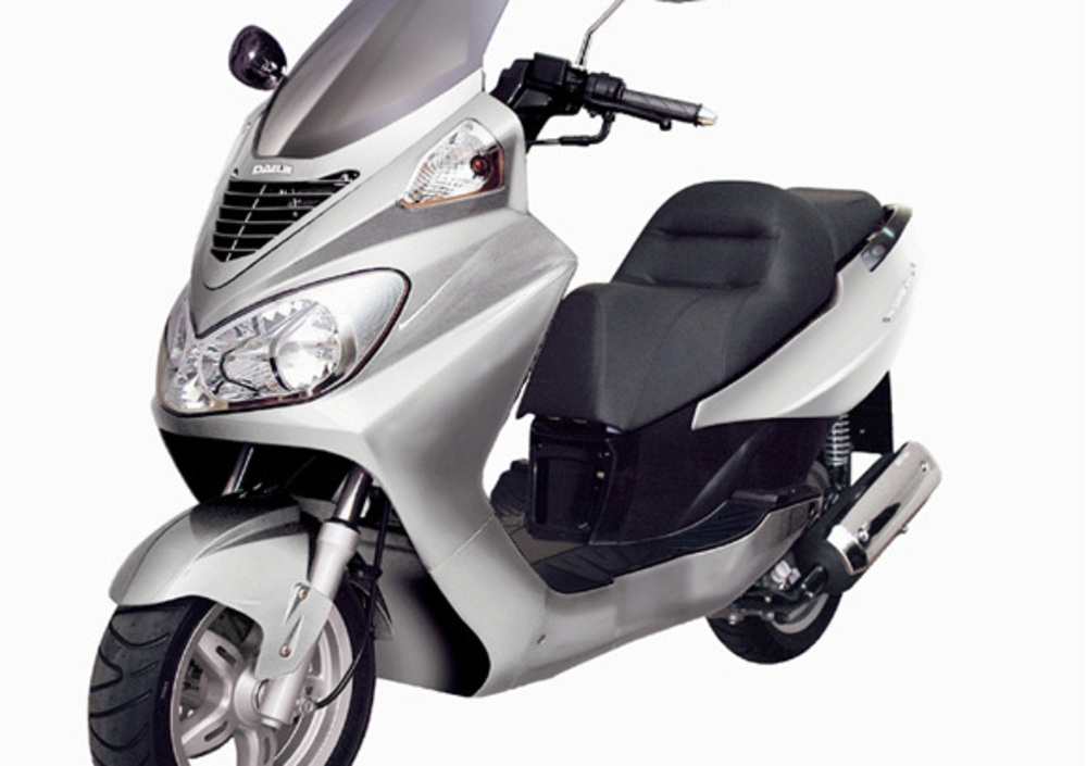 daelim 250cc scooter