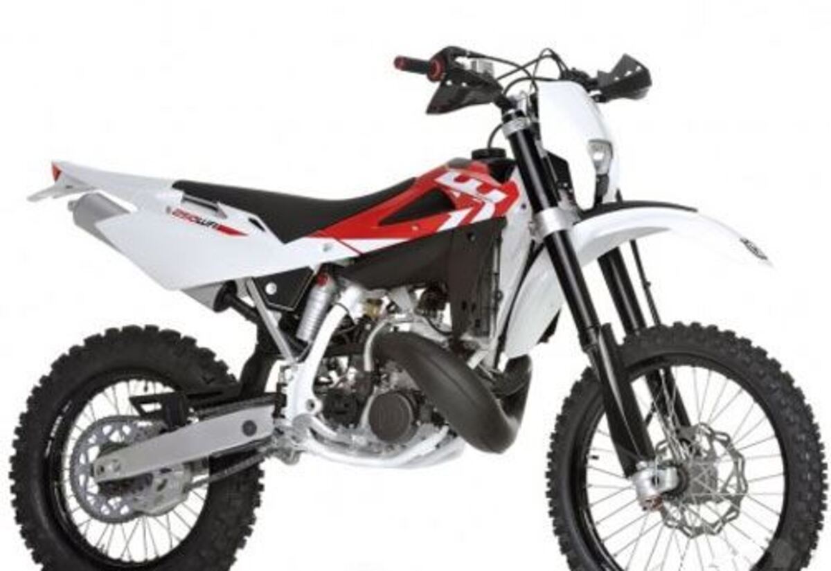 Husqvarna WR 250 (2010 - 11), prezzo e scheda tecnica - Moto.it