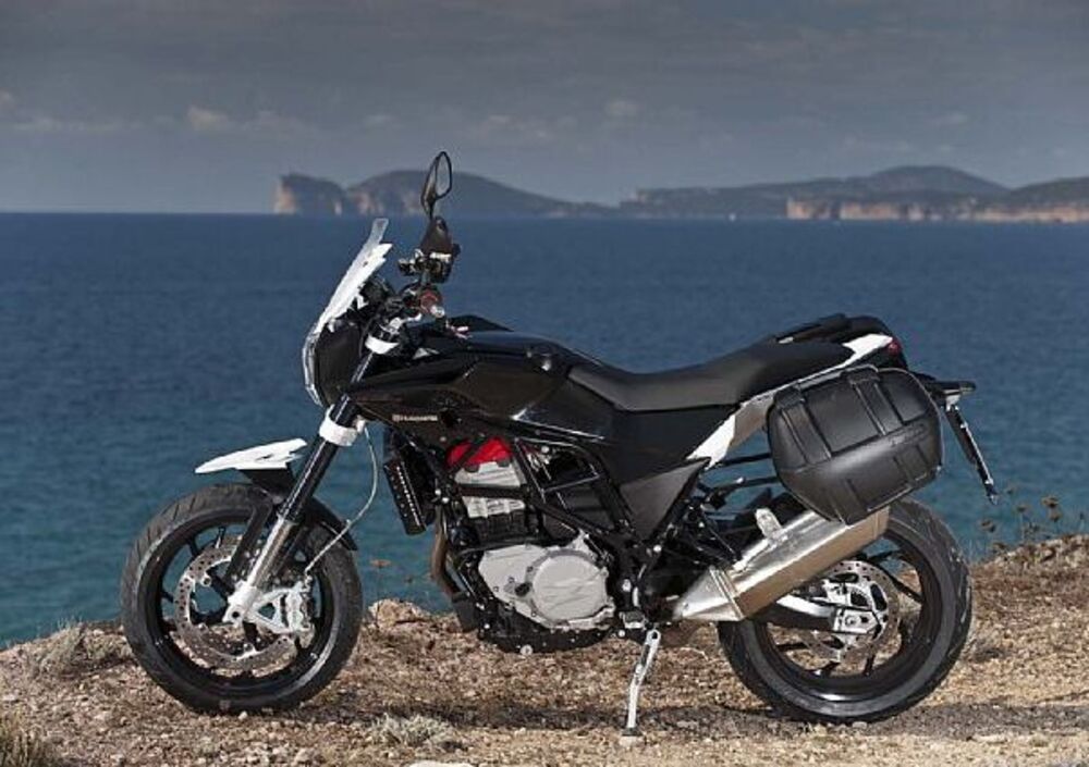 Husqvarna Nuda 900 R (2011 13), prezzo e scheda tecnica Moto.it