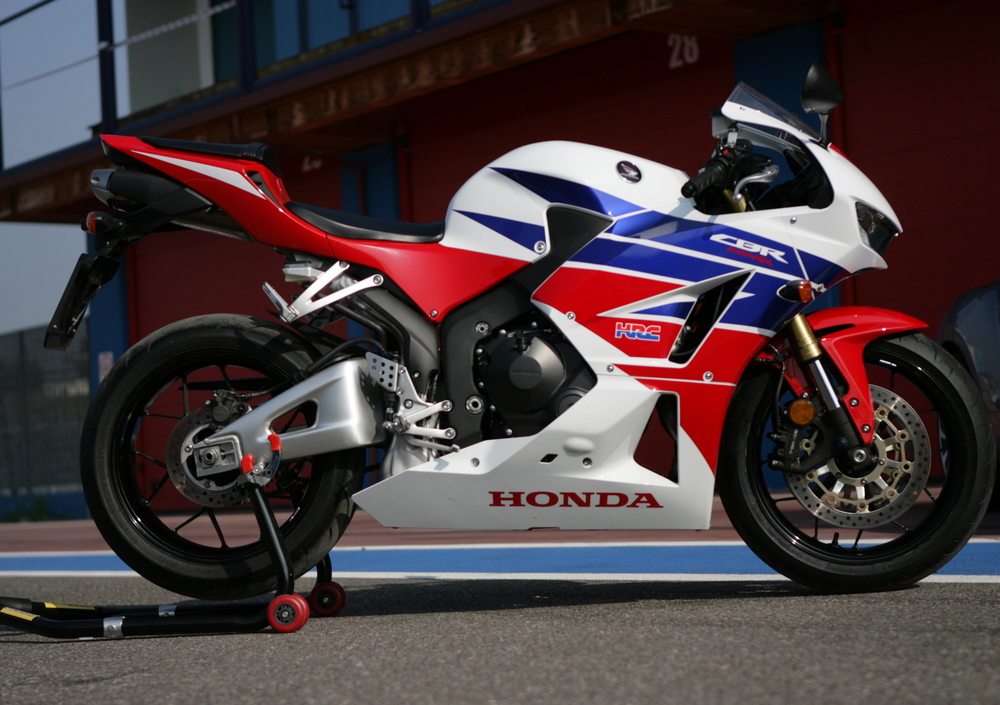 Honda CBR 600 RR ABS (2012 16), prezzo e scheda tecnica Moto.it Honda CBR 600 RR ABS (2012 16), prezzo e scheda tecnica Moto.it