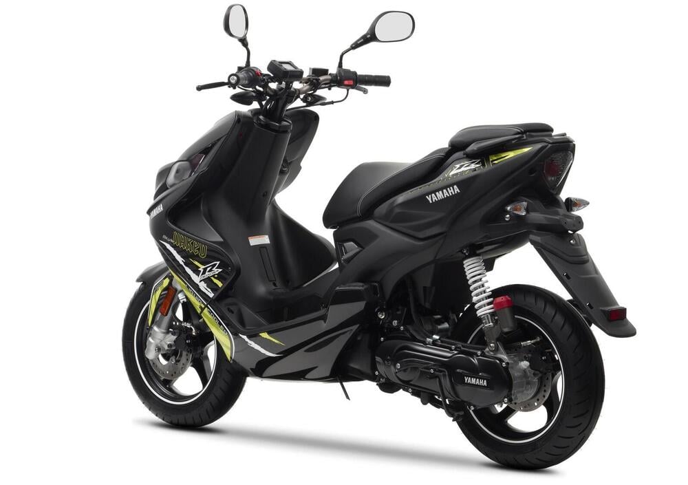 Precio y ficha técnica de la moto Yamaha Aerox 50 R Naked 