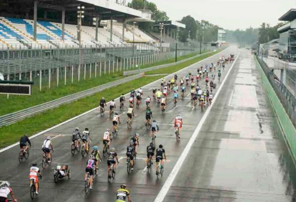 12 ore di monza in bicicletta