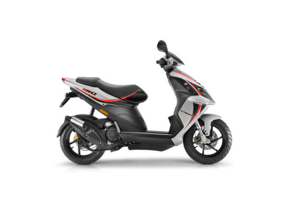 Генератор piaggio nrg