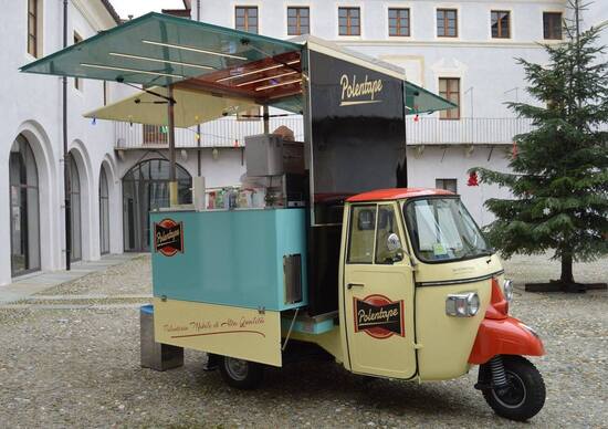 PolentApe: l'Ape Piaggio diventa un ristorante PolentApe: l'Ape Piaggio diventa un ristorante