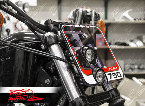 Free Spirits: mascherina portafaro per Harley-Davidson Sportster Free Spirits: mascherina portafaro per Harley-Davidson Sportster