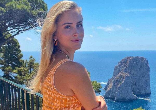 Ma l&#039;avete vista la vacanza &quot;selvaggia&quot; per Valentina Ferragni in Sardegna? La cosa pi&ugrave; avventurosa &egrave; un salto alla Coop...