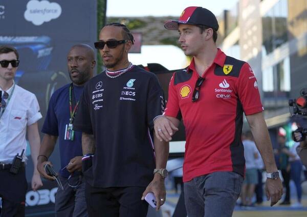 &ldquo;Lewis Hamilton in Ferrari? Per l&rsquo;ego di John Elkann, ma non vincer&agrave; pi&ugrave;. &Egrave; contento della scelta?&rdquo;: Bernie Ecclestone, ex boss della Formula 1, scatenato. E su Leclerc e Verstappen&hellip;