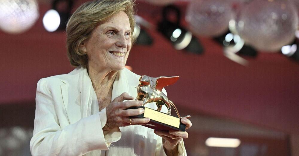 Liliana Cavani attacca le piattaforme: &ldquo;Un vero regista? Non fa le serie perch&eacute;&hellip;&rdquo;. I cinema che chiudono? &ldquo;Serve una battaglia&rdquo;. E sul festival &ldquo;Custodi di sogni&rdquo; al Centro Sperimentale... 