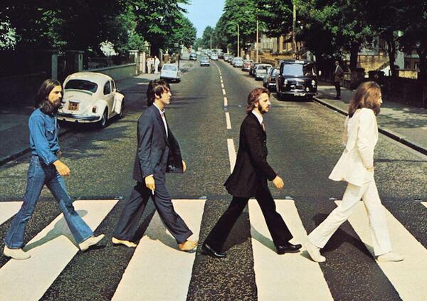 Ma davvero nei nuovi Beatles ci saranno Ed Sheeran e Sting? La pazza idea di Paul McCartney e Ringo Starr. E sul cast del biopic di Sam Mendes sui Fab Four (attori bellocci che non assomigliano minimamente agli originali)&hellip;