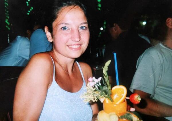 Omicidio Poggi, L&rsquo;INQUIETANTE FURTO dal portafoglio di Chiara dopo il delitto: perch&eacute; dei ladri si sono introdotti nella casa di famiglia per rubare solo 300 euro? Cercavano dei soldi o qualcosa che apparteneva a lei? Mentre le impronte digitali&hellip;