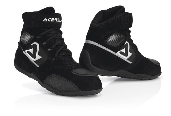 Acerbis: stivaletto Jurby e scarpa Walky Acerbis: stivaletto Jurby e scarpa Walky