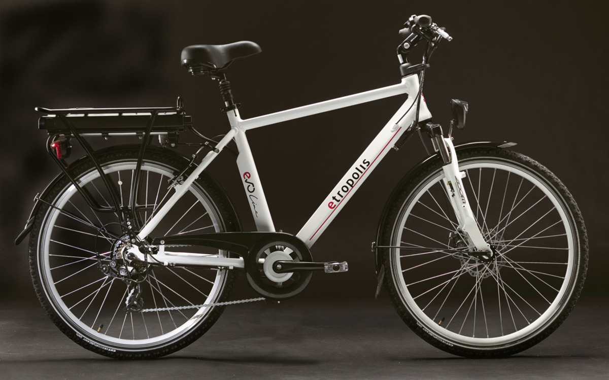 Pogliani inaugura il corner Etropolis bici elettriche - News - Moto.it