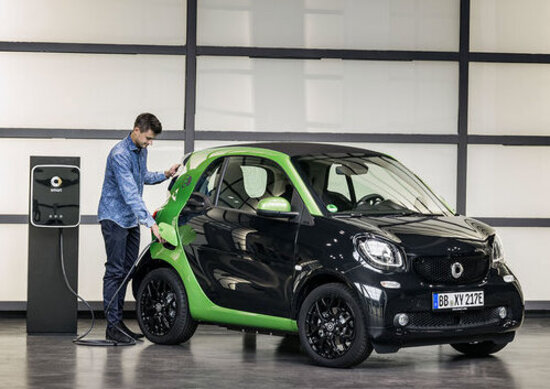 smart: a Parigi arriva l'intera gamma elettrica smart: a Parigi arriva l'intera gamma elettrica