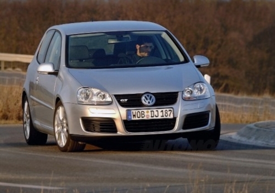 Al via le 48 Ore Volkswagen Al via le 48 Ore Volkswagen