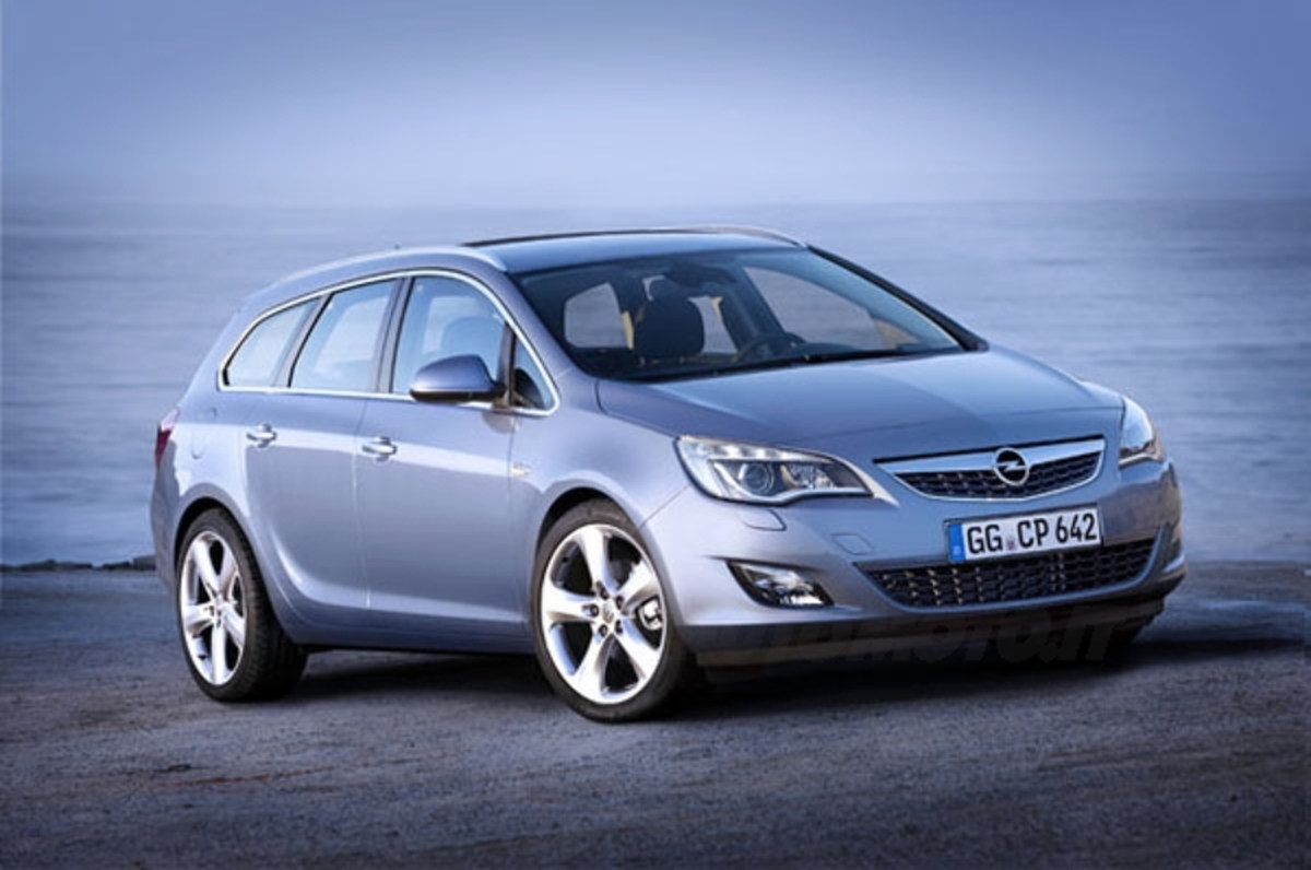 opel astra sport tourer versione con porta bicicletta prezzo