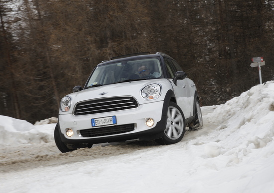 Su ghiaccio e neve con la Mini Countryman All4 Su ghiaccio e neve con la Mini Countryman All4
