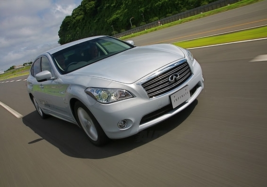 Infiniti M35h: ecco i prezzi per l'Italia Infiniti M35h: ecco i prezzi per l'Italia
