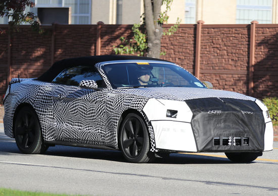 Ford Mustang Convertible restyling 2018: le prime foto spia Ford Mustang Convertible restyling 2018: le prime foto spia