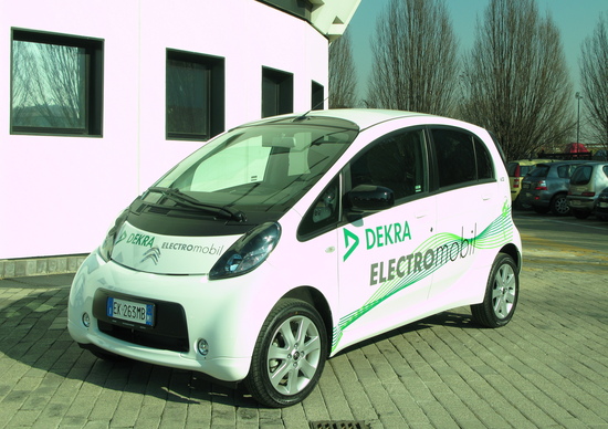 DEKRA: siglato accordo per la fornitura di Citroen C-Zero DEKRA: siglato accordo per la fornitura di Citroen C-Zero