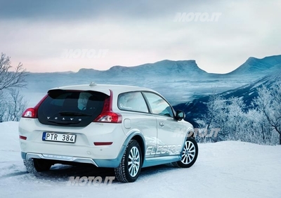 volvo c30 batteria scaricare