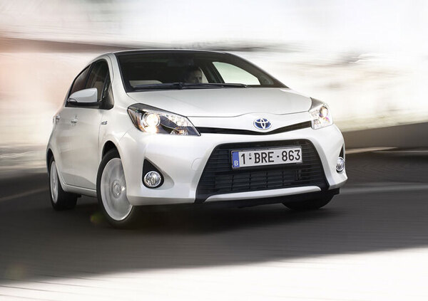 SCARICA YARIS IBRIDA BATTERIA
