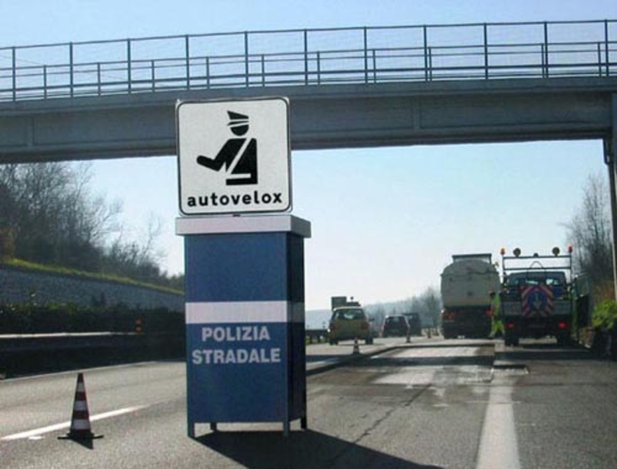 scaricare le posizioni degli autovelox