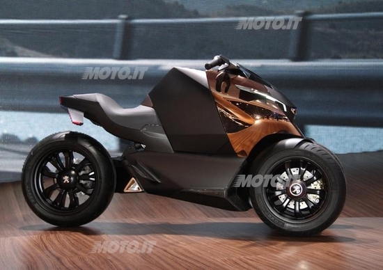 Salone di Parigi 2012: protagonisti anche moto e scooter Salone di Parigi 2012: protagonisti anche moto e scooter