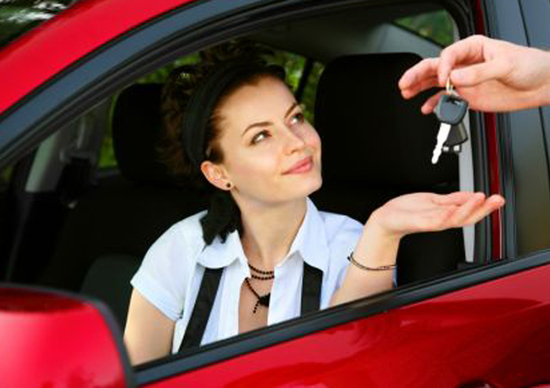 Auto e moto non tua? Dal 7 dicembre obbligo di registrazione Auto e moto non tua? Dal 7 dicembre obbligo di registrazione