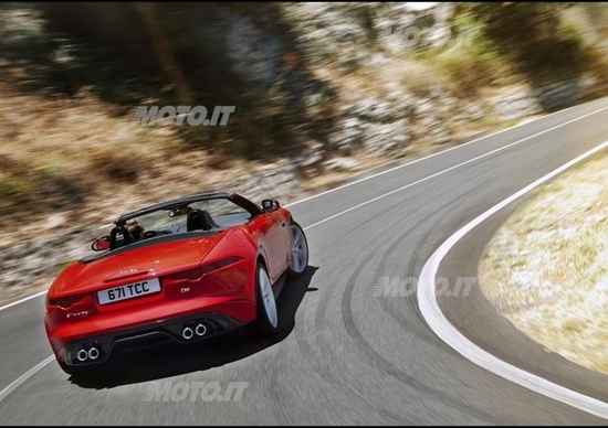 Jaguar F-Type Magazine: una app dedicata alla cabrio britannica Jaguar F-Type Magazine: una app dedicata alla cabrio britannica