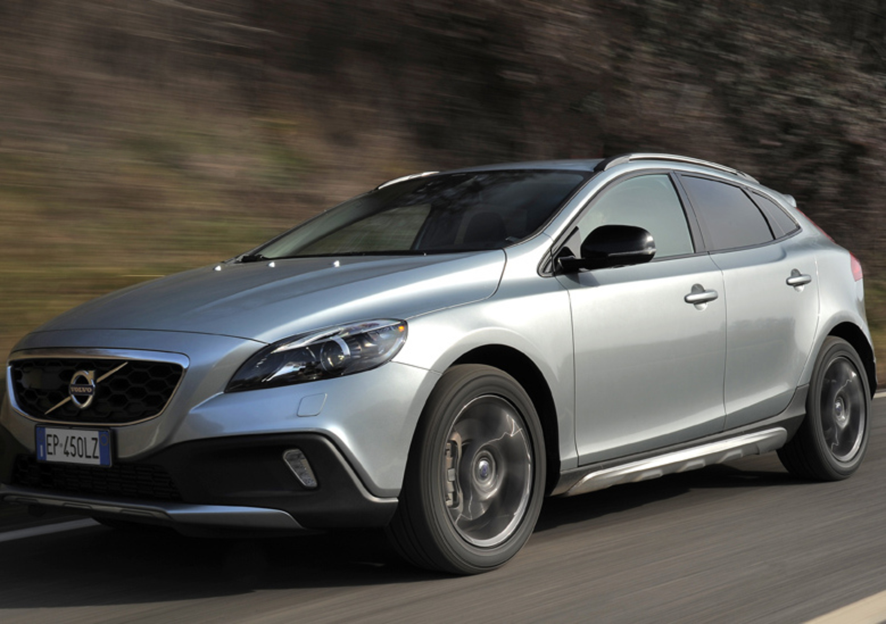Volvo V40 Cross Country - Prove - Automoto.it