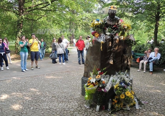 Memorial Ayrton Senna a Imola: il ricordo con gli occhi Miloš Pavlović Memorial Ayrton Senna a Imola: il ricordo con gli occhi Miloš Pavlović