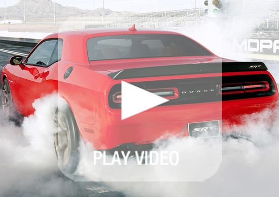 Dodge: i migliori burnout delle mostruose SRT Hellcat da 707 CV Dodge: i migliori burnout delle mostruose SRT Hellcat da 707 CV