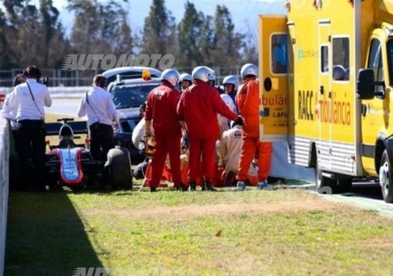 Barcellona, test-day/4: incidente per Fernando Alonso. Un malore la causa? Barcellona, test-day/4: incidente per Fernando Alonso. Un malore la causa?