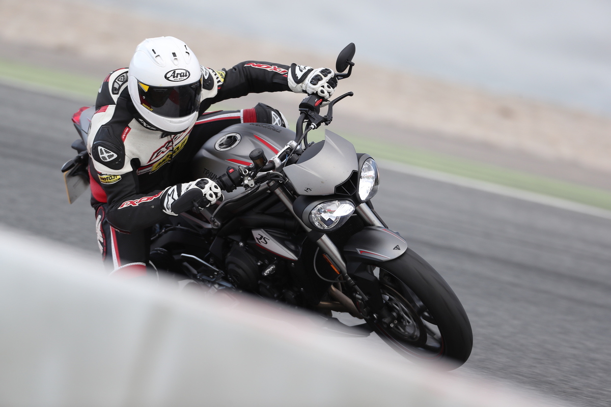 Prova Triumph Street Triple 2017 RS Media eccellente - Prove - Moto.it