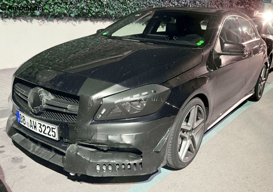 Mercedes Classe A 45 AMG: ecco come si prepara al restyling Mercedes Classe A 45 AMG: ecco come si prepara al restyling